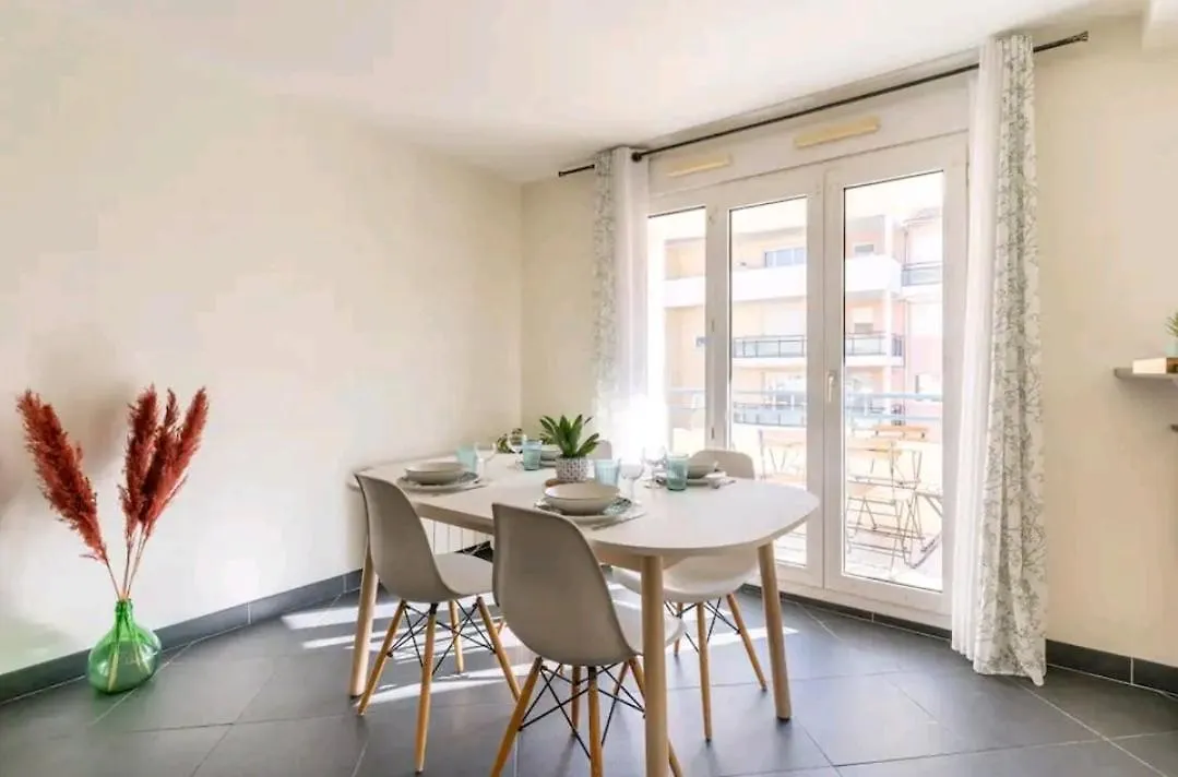 L'Atrium Hyper Centre Pour Rejoindre Geneve Apartment Saint-Julien-en-Genevois 0*,